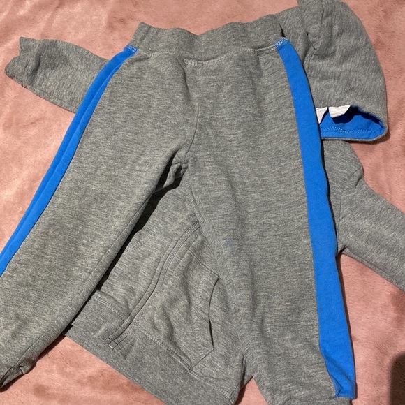 Boys Shark Sweat Suit - Picture 5 of 7
